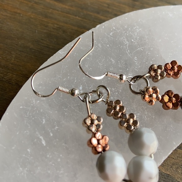 Vintage beads and Aventurine gold dangle drops earrings/vintage style/victorian - Picture 3 of 5